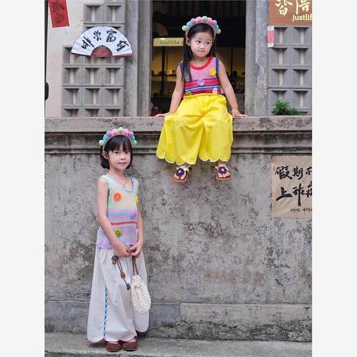 韩国童装2025夏季新款彩绘镂空花朵针织吊带背心女童多巴胺花瓣裤 - 图3