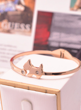 18K玫瑰金小狗手镯女本命年生肖狗民族风钛钢手环个性时尚