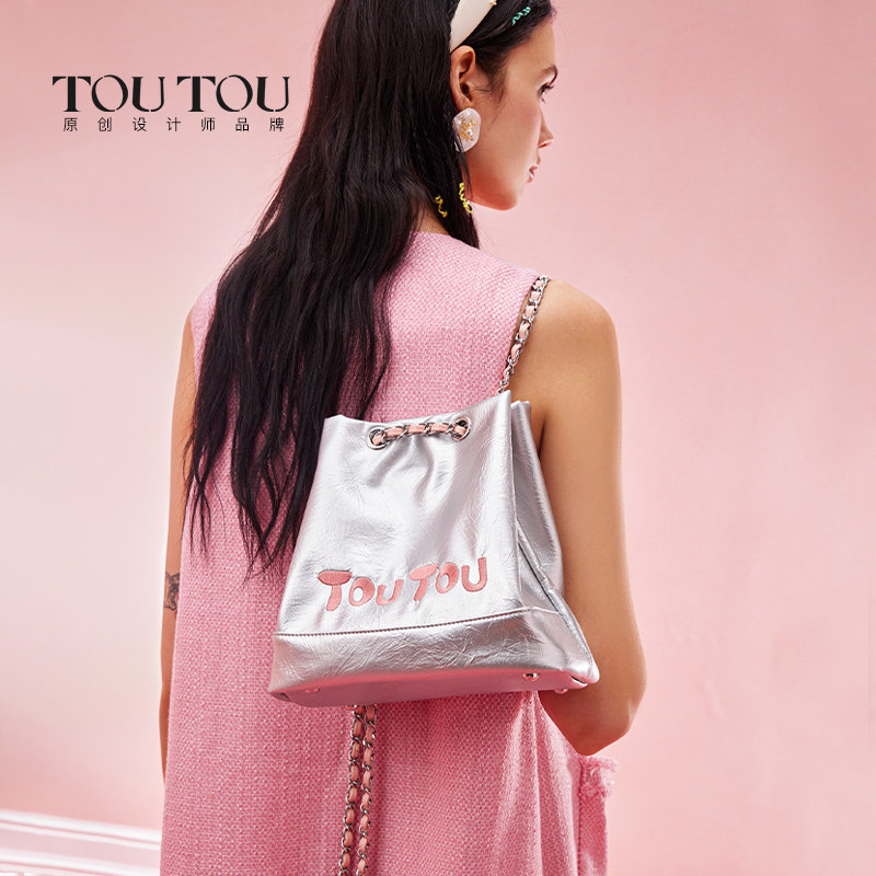  toutou双肩背包