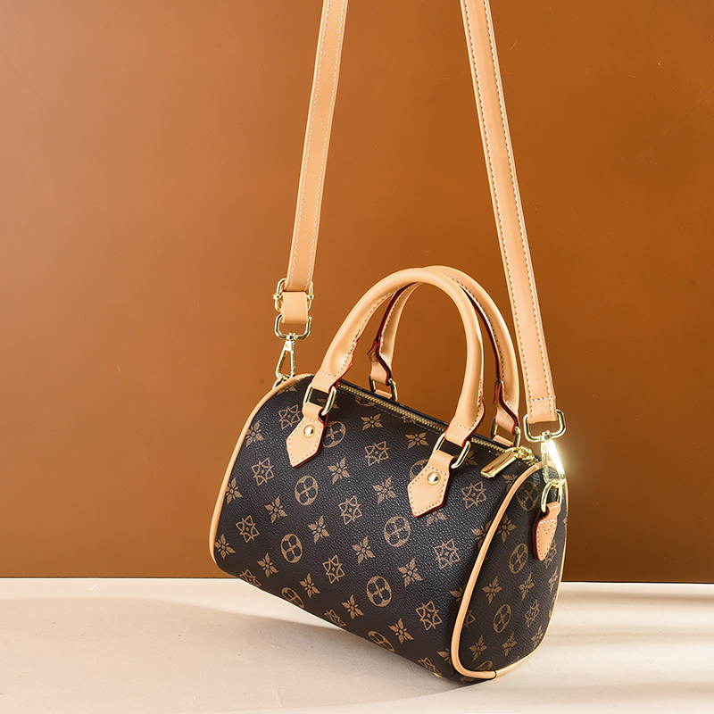 女士2021夏新款波士顿百搭斜挎包 auxo女士包袋