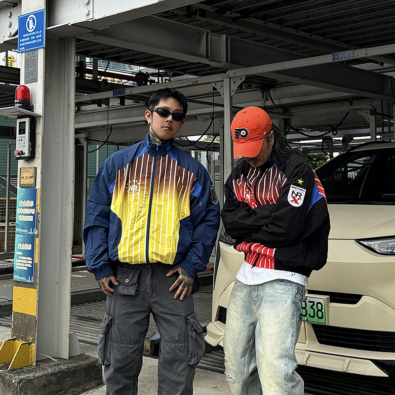 白鹤大人春秋立领刺绣渐变拼色冲锋衣男女户外嘻哈撞色机能风夹克 - 图0