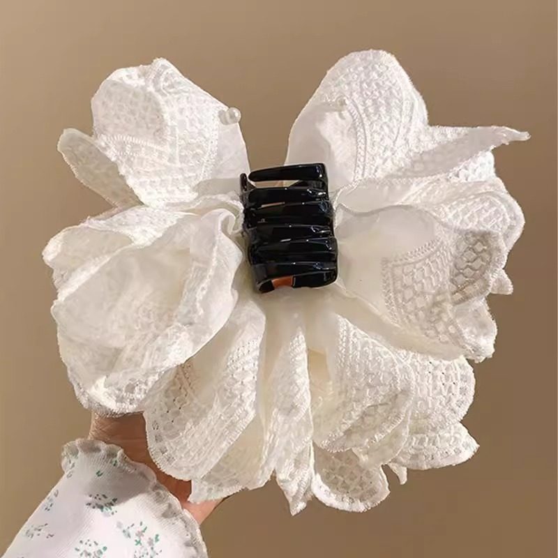 超仙白色蕾丝珍珠花朵抓夹女氛围感低马尾鲨鱼夹后脑勺麻花辫发夹,淘宝优惠券,粉丝福利购,淘宝优惠卷