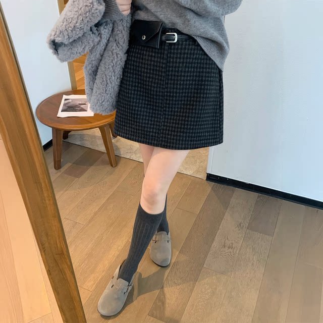 ສິ້ນກະໂປງຂົນແກະ plaid ຂະຫນາດໃຫຍ່ຂອງແມ່ຍິງ