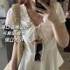ເສື້ອຍືດຄໍ v-neck ທີ່ມີເນື້ອໜັງຂະໜາດໃຫຍ່ທີ່ປົກຄຸມແບບຝຣັ່ງທີ່ບໍລິສຸດຂອງຄວາມຮັກ