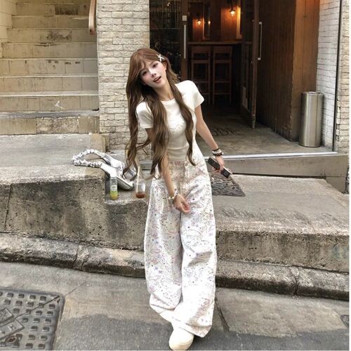 白色蝴蝶结刺绣圆领短袖T恤女夏季2026新款辣妹短款正肩绝美上衣 - 图0