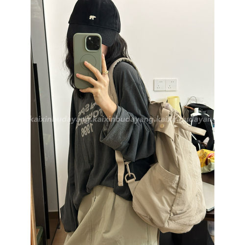 【开心不打烊】大容量轻便多口袋双肩包通勤电脑包旅行背包 - 图0