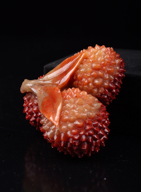 天然荔枝手把件名利双收寿山石