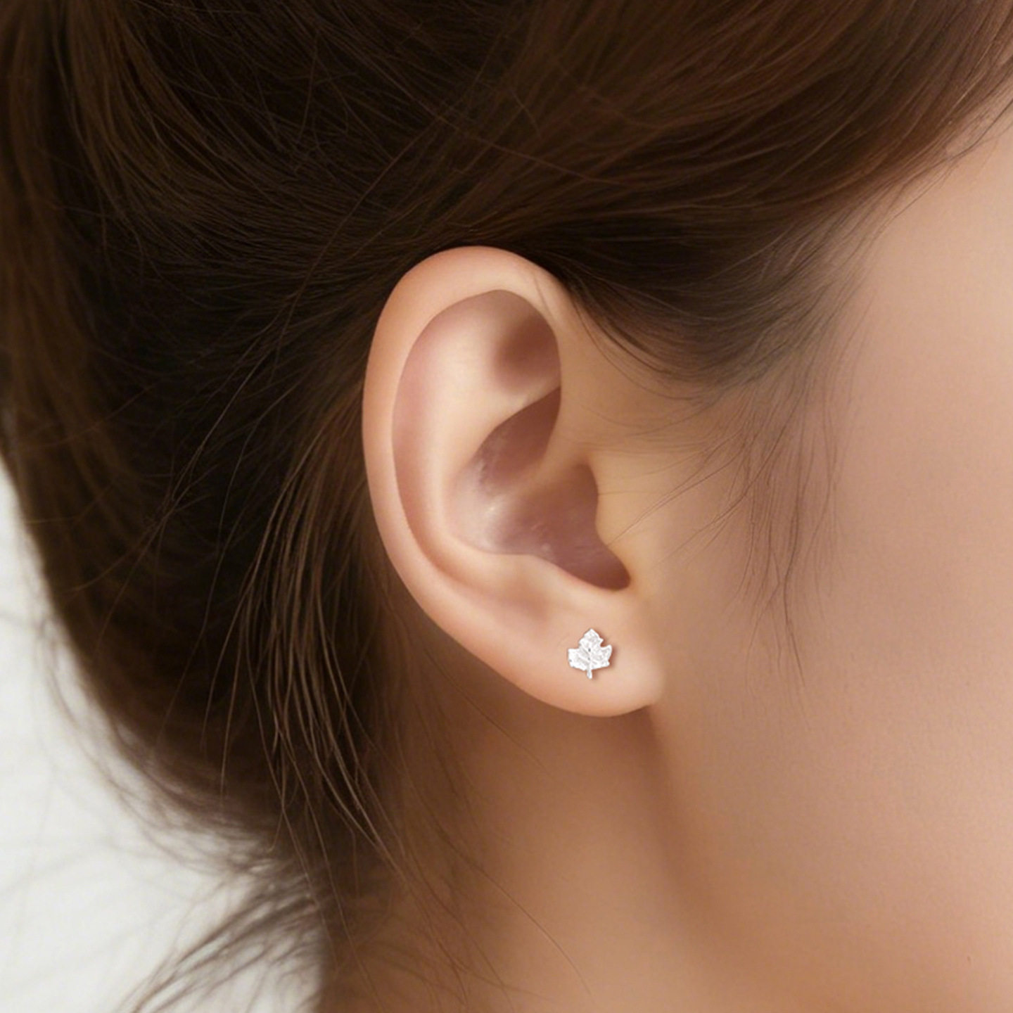 999纯银2026新款耳钉女小众高级感枫叶耳骨钉养耳洞免摘螺丝耳饰,淘宝优惠券,粉丝福利购,淘宝优惠卷