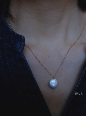 [游七月]天然珍珠项链扁圆形纽扣吊坠平安扣锁骨链钛钢简约气质