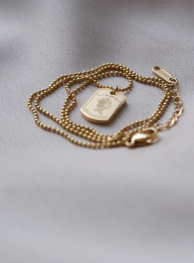 七月方牌伊丽莎白钛钢锁骨链女