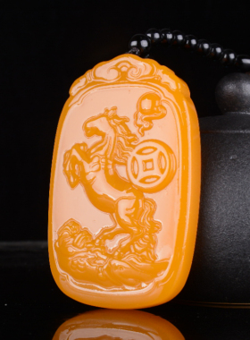 大号新疆生肖马手把件玉石转运男女款马上有钱天然黄玉玉坠把玩件