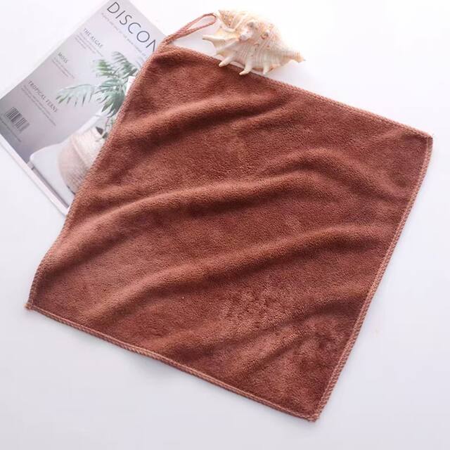 Kitchen, hotel and restaurant rags absorb water and do not shed lint