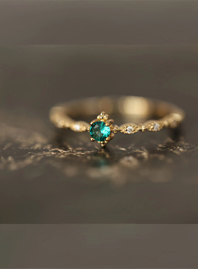 S925纯银镀18K金祖母绿钻开口戒指女时尚轻奢设计复古宫廷风指环