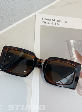 白色方框高级感韩版墨镜圆脸素颜