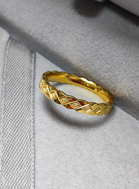 经典钛钢菱形交叉格纹微镶钻锆石镀金高级时髦叠戴戒指女不易掉色