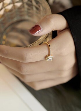 小方戒指女时尚轻奢小众设计精致开口方形锆石简约气质食指环女士