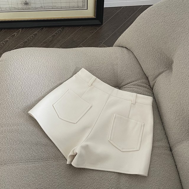 FASC homemade white suit shorts for women 2025 new high-waisted versatile slim fashion niche black hot pants