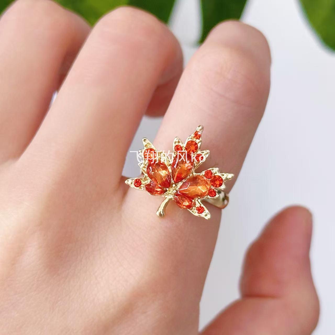 Red leaves attract wealth, autumn recruits talents, red maple high-end exquisite open ring 2026 autumn new jewelry high-end