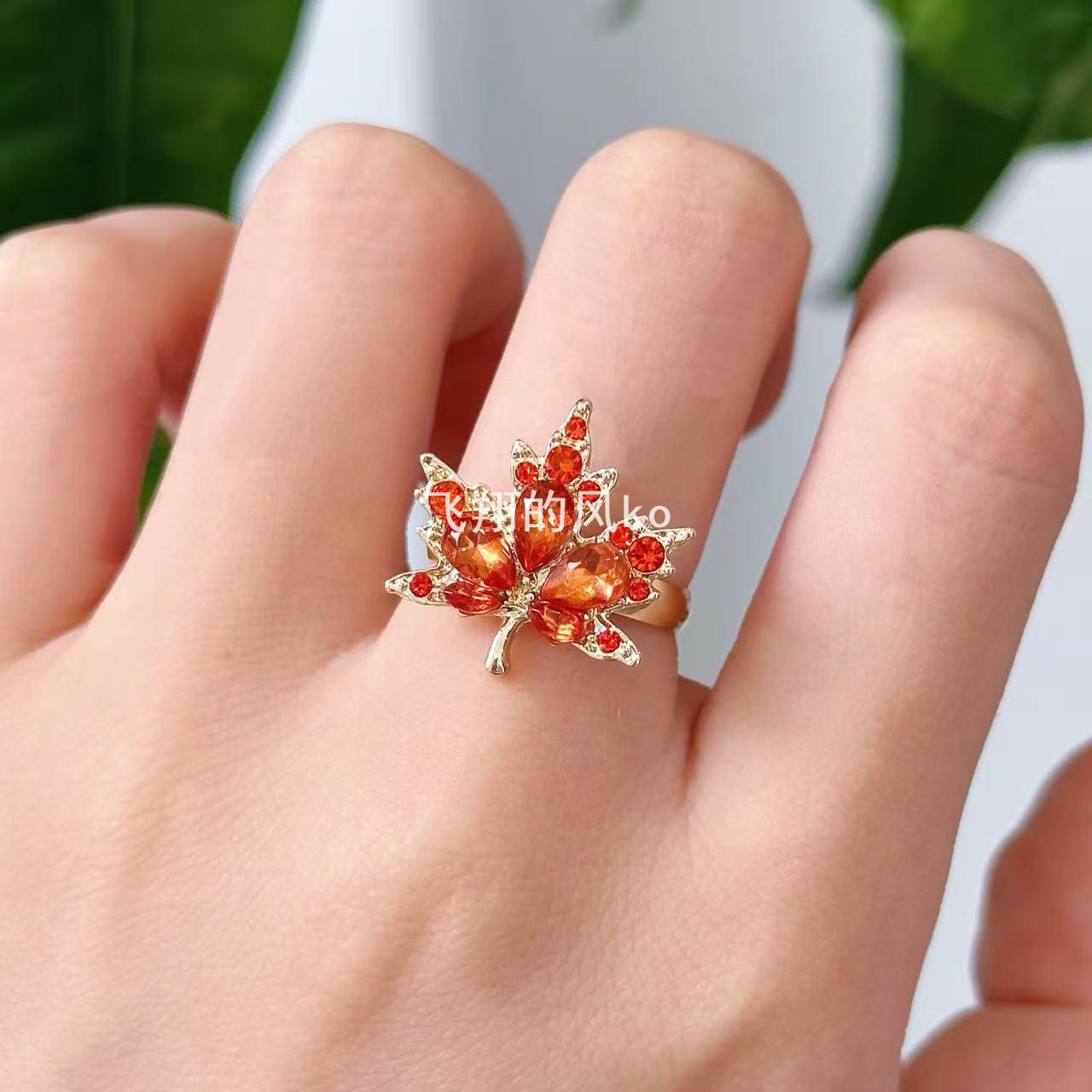 Red leaves attract wealth, autumn recruits talents, red maple high-end exquisite open ring 2026 autumn new jewelry high-end