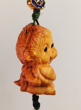 崖柏木雕抱桃猴子中式挂饰国潮十