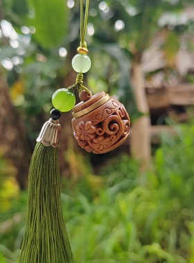 绿檀木雕水仙花灯笼手机链流苏包