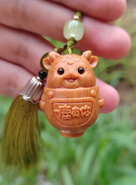 檀香木雕卡通一鹿有你香囊手机吊