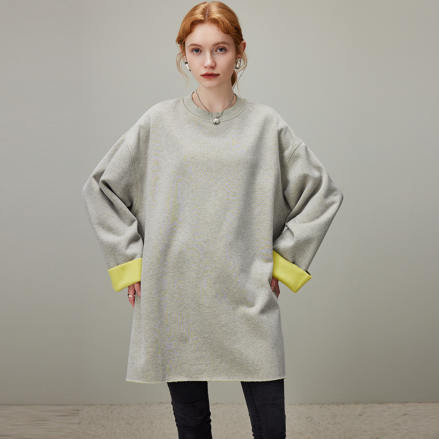 预售灰色休闲圆领套头卫衣女2025年冬季新款中长款长袖T恤打底衫 - 图0