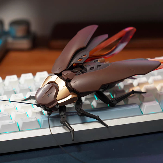 Assembled model of large cockroach heavy-duty multi-purpose vehicle