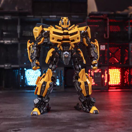 18cm alloy version of deformed toy Wasp Warrior in stock