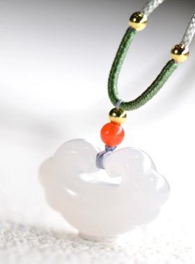 天然和田白玉如意祥云吊坠