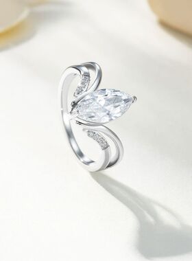 跨境欧美优雅时尚饰品钛钢金银双色V形曲线镶闪耀椭圆锆石戒指女