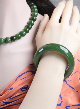 天然和田碧玉手镯女款老俄玉料菠菜绿色籽料籽玉收藏级轮胎镯