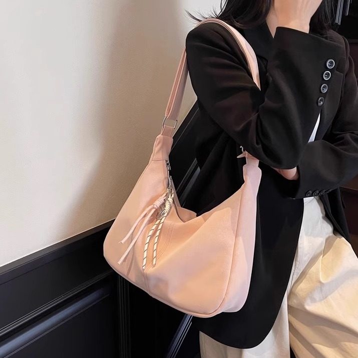 饺子包女斜挎包2025新款高级感大容量丝绒质感百搭通勤单肩托特包,淘宝优惠券,粉丝福利购,淘宝优惠卷