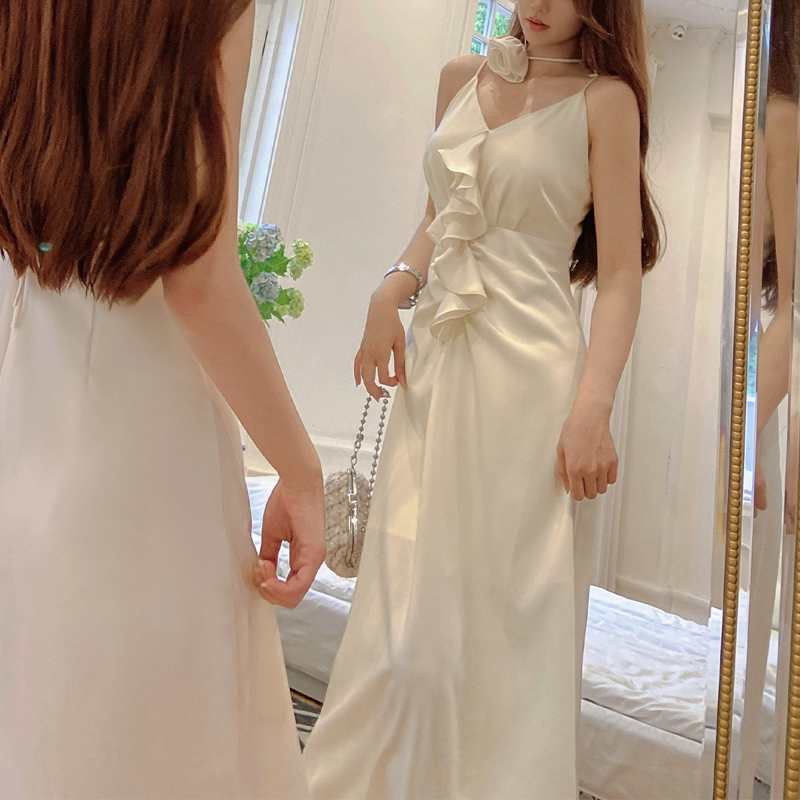 粉红大布娃娃法式V领修身立体花颈饰吊带连衣裙女名媛礼服裙宴会 - 图0