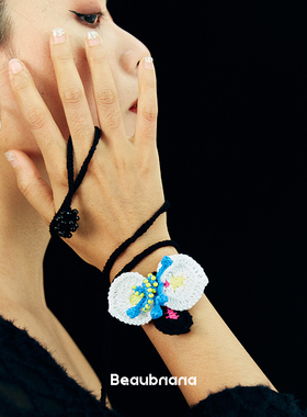 小黄香蕉手钩蝴蝶兰项链女独特小众大花朵形颈带小众蓝色花海岛风