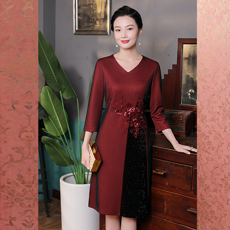 春秋妈妈装婚宴礼服连衣裙女绣花优雅喜婆婆敬酒服参加婚礼2022新