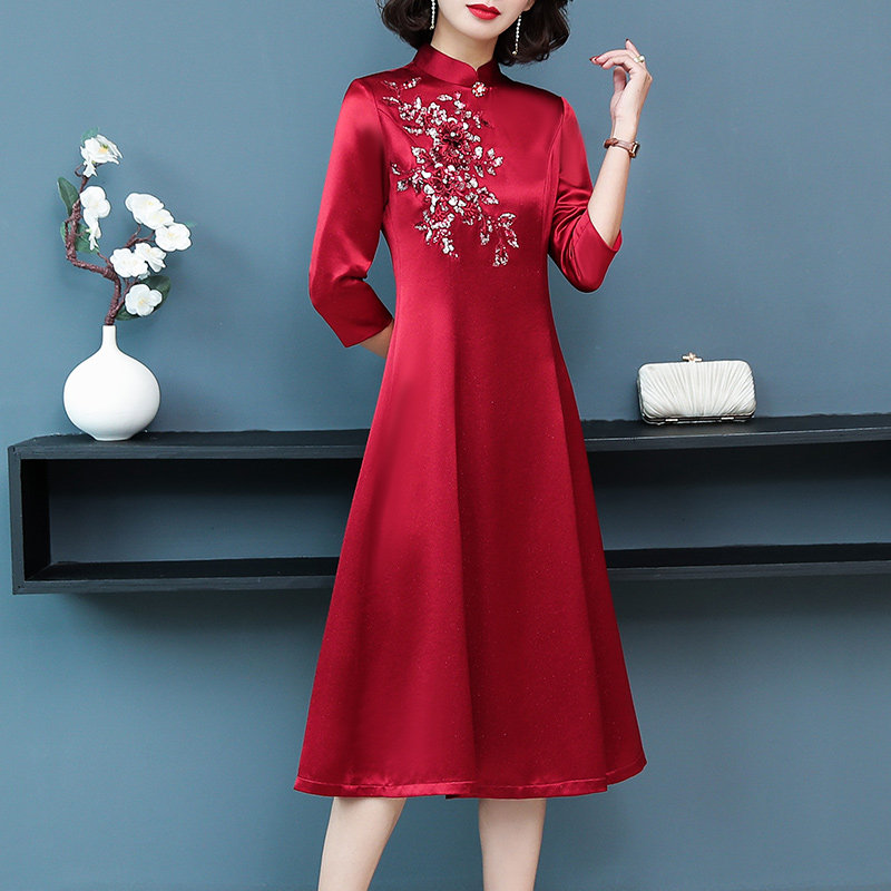 气质优雅喜婆婆婚宴醋酸连衣裙女2021秋季新款结婚妈妈礼服遮肚子