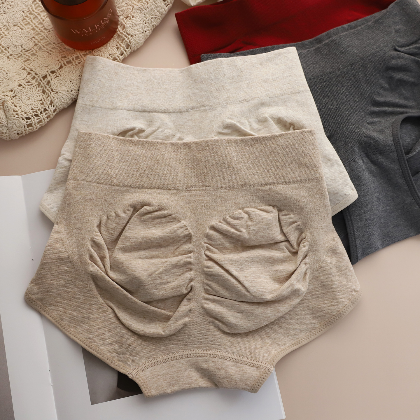 秋冬加厚棉日系无缝紧身收腹提臀中腰暖宫大包臀莱赛尔蚕丝女内裤 - 图1