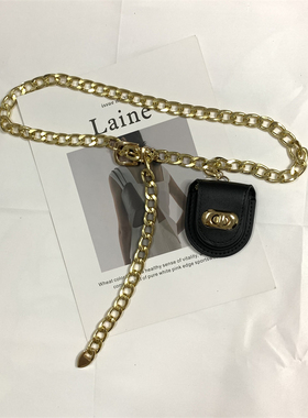 西装搭配腰链小包锁扣斜挎ins