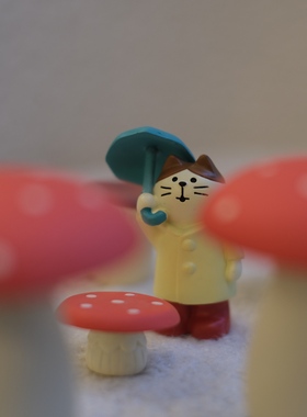 桌面装饰摆件公仔猫猫雨伞雨鞋