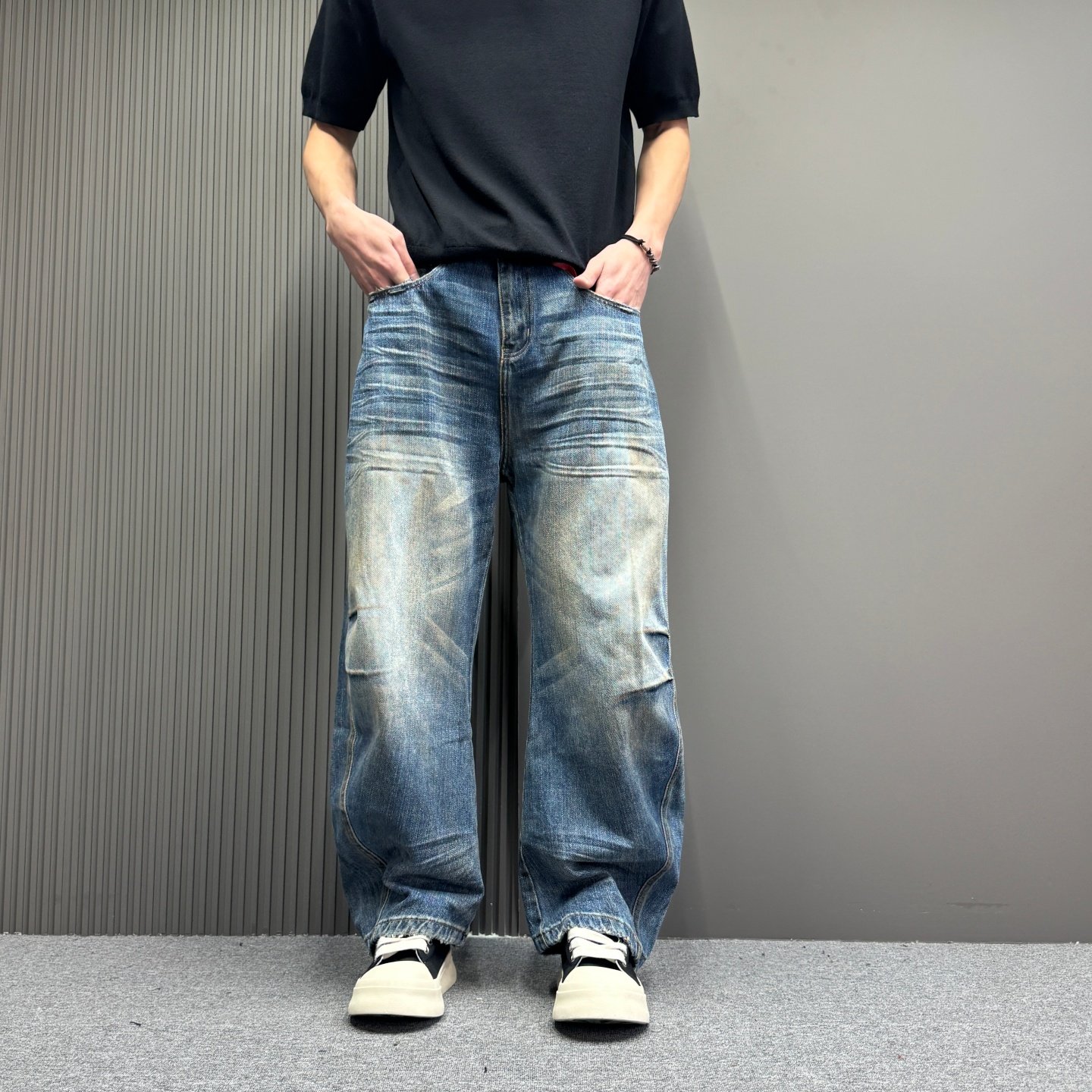 2026新款牛仔裤蓝色宽松褶皱弯刀潮牌美式高街重磅直筒裤男女百搭,淘宝优惠券,粉丝福利购,淘宝优惠卷