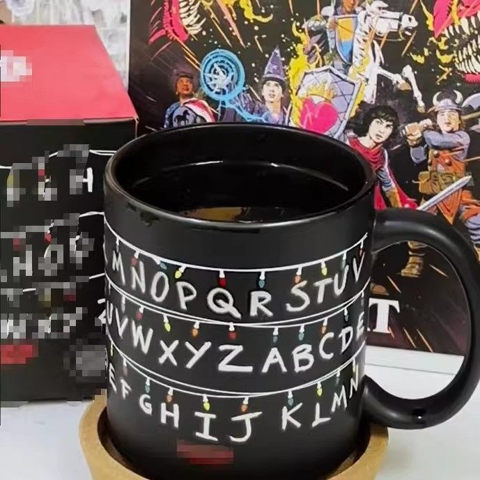 怪奇物语周边字母马克杯热感陶瓷喝水创意整蛊办公室水杯新年礼物,淘宝优惠券,粉丝福利购,淘宝优惠卷