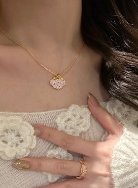 v金材质不掉色轻奢高级感满天星蜜桃长生锁项链彩色百搭锁骨链