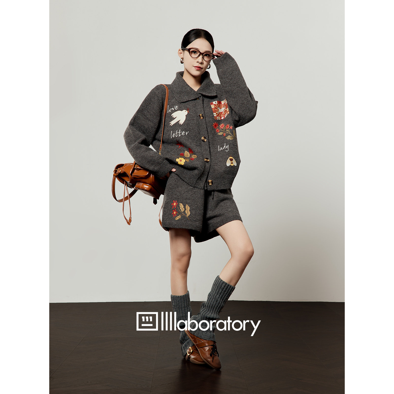 「周里物出品」灰色套装女2025秋季新款印花开衫/休闲短裤俩件套,淘宝优惠券,粉丝福利购,淘宝优惠卷