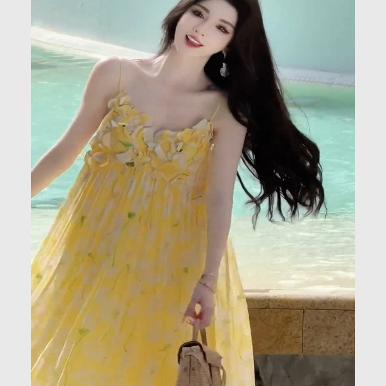 专柜撤回海边度假黄色印花吊带连衣裙女法式性感夏日绝美小裙子,淘宝优惠券,粉丝福利购,淘宝优惠卷