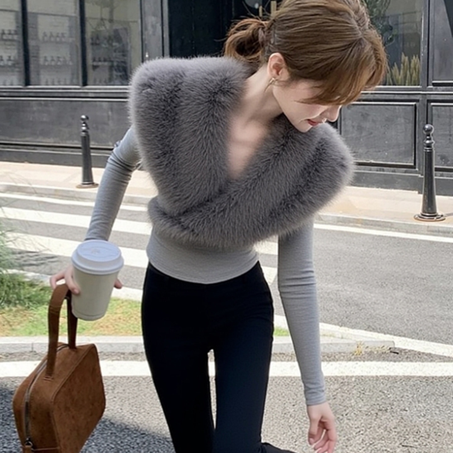 外贸撤回超好看内搭打底衫女冬高端设计感灰色毛毛边拼接T恤上衣 - 图0