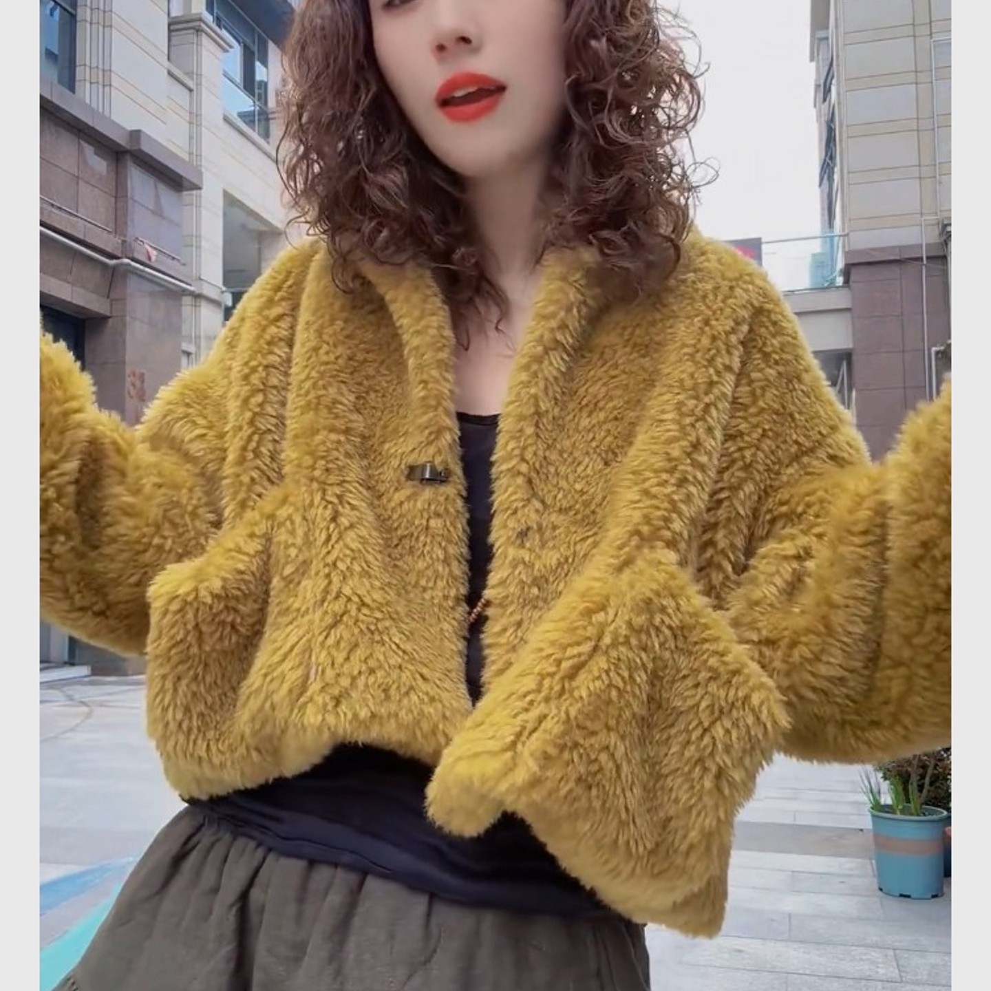 外贸撤回初冬黄色羊羔毛短款外套女装独特漂亮高端小资摇粒绒上衣,淘宝优惠券,粉丝福利购,淘宝优惠卷