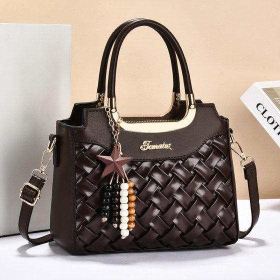 This year's popular bags for women 2026 new summer commuter handbags niche fashion versatile single shoulder crossbody bag