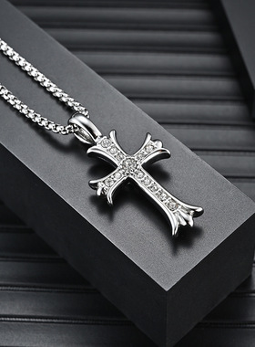 高级感镶钻十字架项链潮流嘻哈百搭钛钢吊坠小众设计高级感配饰品