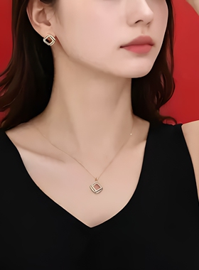 简约几何项链女高级感吊坠 时尚饰品轻奢小众黑白环环相扣锁骨链